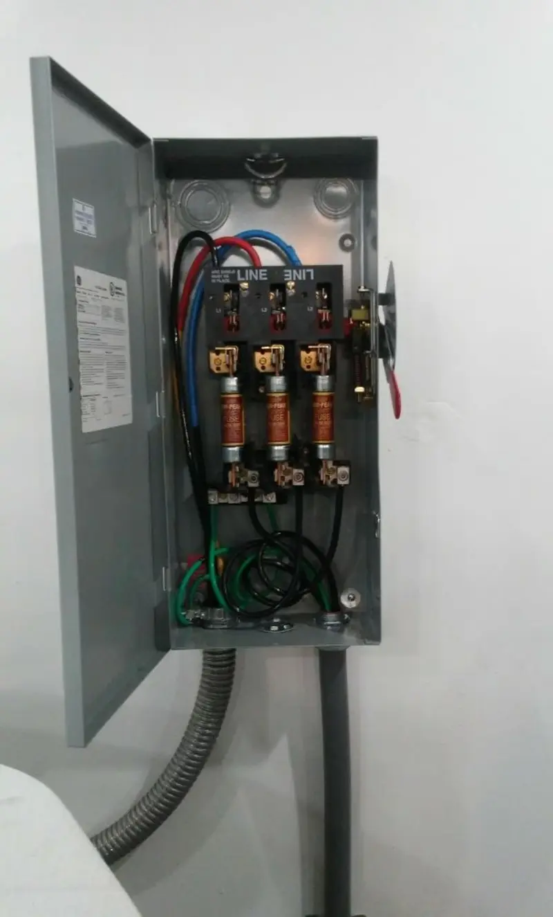 Three-phase disconnect switch installed for Smoke Detector Installation in Torrance